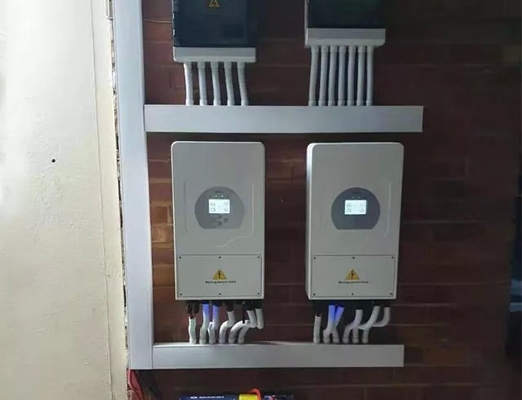 Leistungsfähiger Deye 16Kw 8kw Einphasenhybrid-Solarumrichter SUN-16K-SG01LP1-EU für die Solarspeicherung